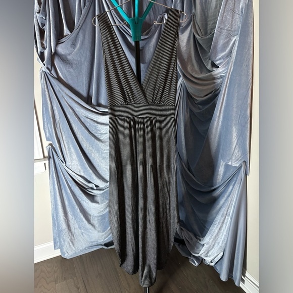 Rolla Coster Dresses & Skirts - Rolla coster sleeveless black maxi dress size medium